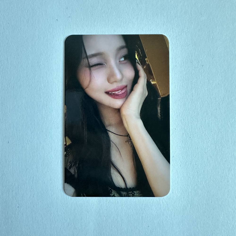 VIVIZ 5TH MINI ALBUM 'VOYAGE' UNRELEASED SELFIE PHOTOCARD - UMJI